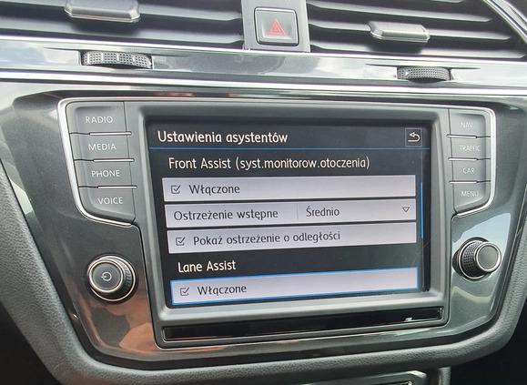 Volkswagen Tiguan cena 109000 przebieg: 107000, rok produkcji 2017 z Bolesławiec małe 191